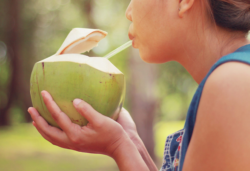 Air kelapa muda untuk ibu hamil amankah dikonsumsi