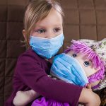 8 tips aman bermain bersama anak saat pandemi covid 19