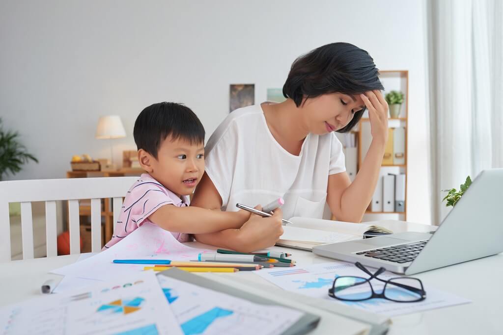Adhd penyandang kondisi anak sisi kepada parenting tinjauan dukungan